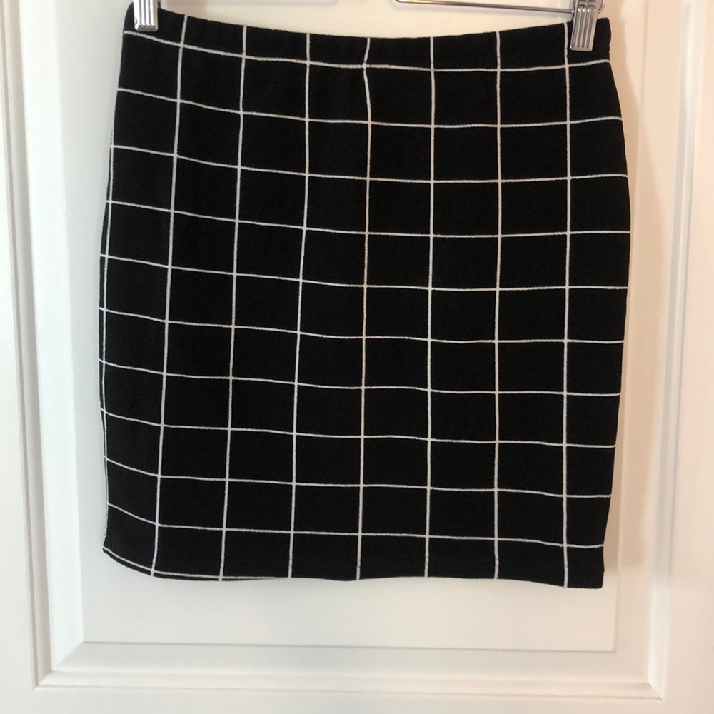 Black pattern skirt